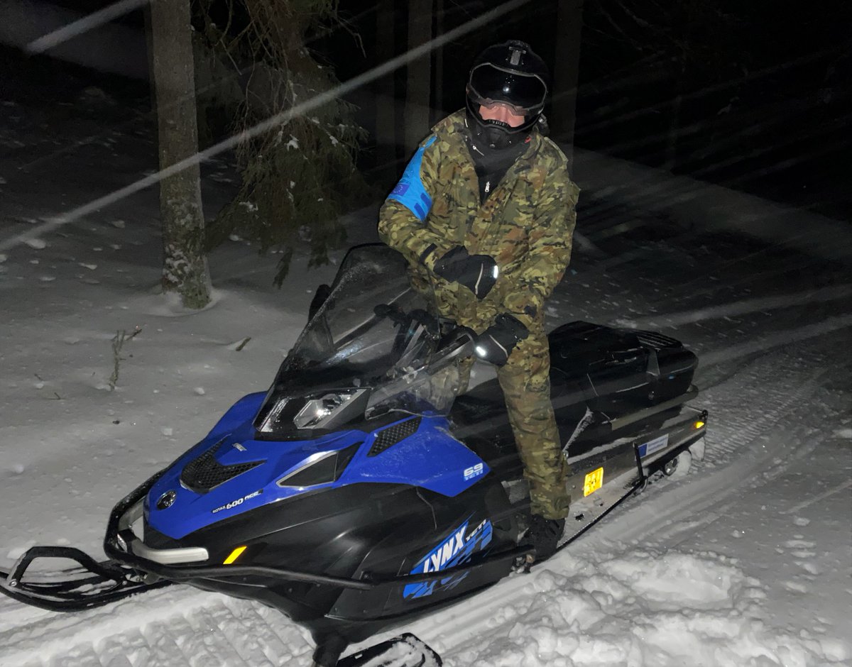 Polish Border Guard officers participate in the @Frontex operation in Finland. Due to the season and weather conditions, they patrol the Finnish-Russian border primarily on snowmobiles and on skis