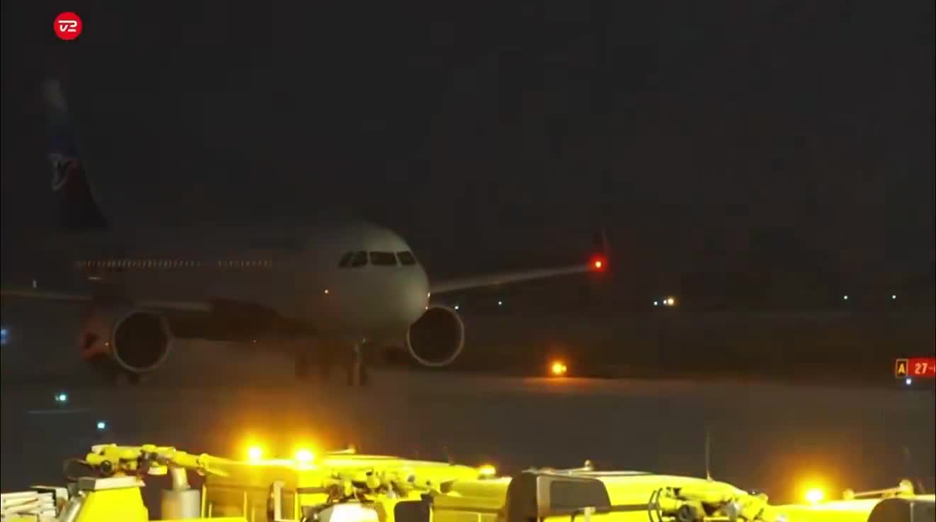 Danish combat troops have arrived. The Danish Army Chief, was on board the aircraft that landed on Monday evening in Kangerlussuaq, Greenland.–TV2