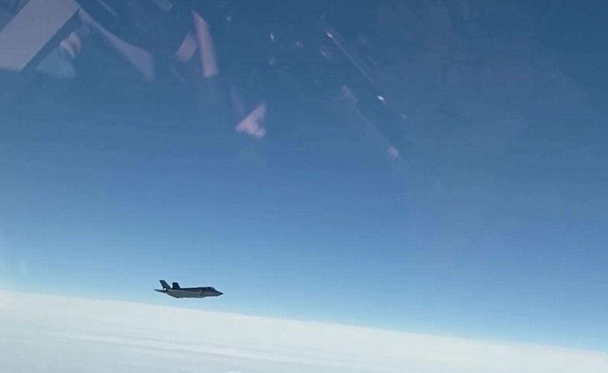 NATO F-35 fighters intercepted Russian Tu-160 strategic nuclear bombers over the Norwegian Sea 